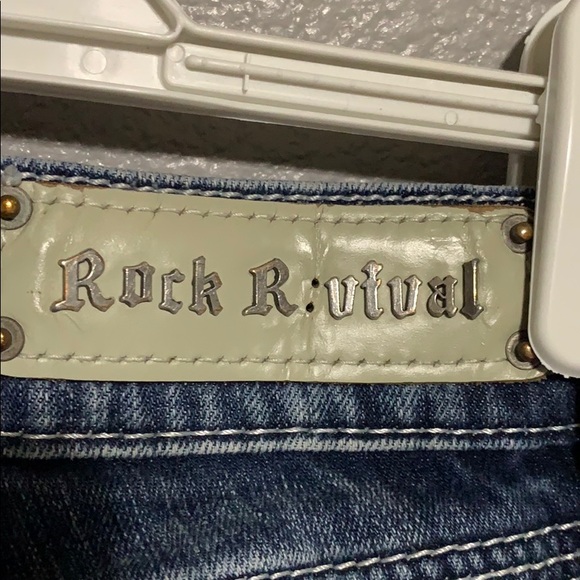 Rock Revival Jeans - Picture 4 of 6